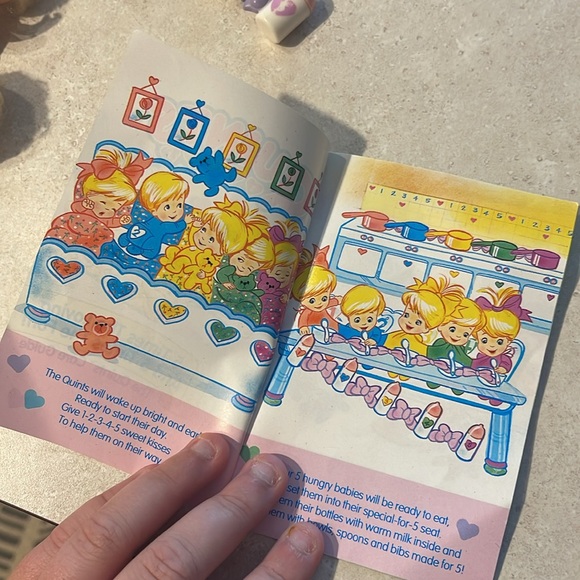 Quints Dolls With Bunting Pocket and Bottles, 1990's Tyco Baby Set - Picture 5 of 5